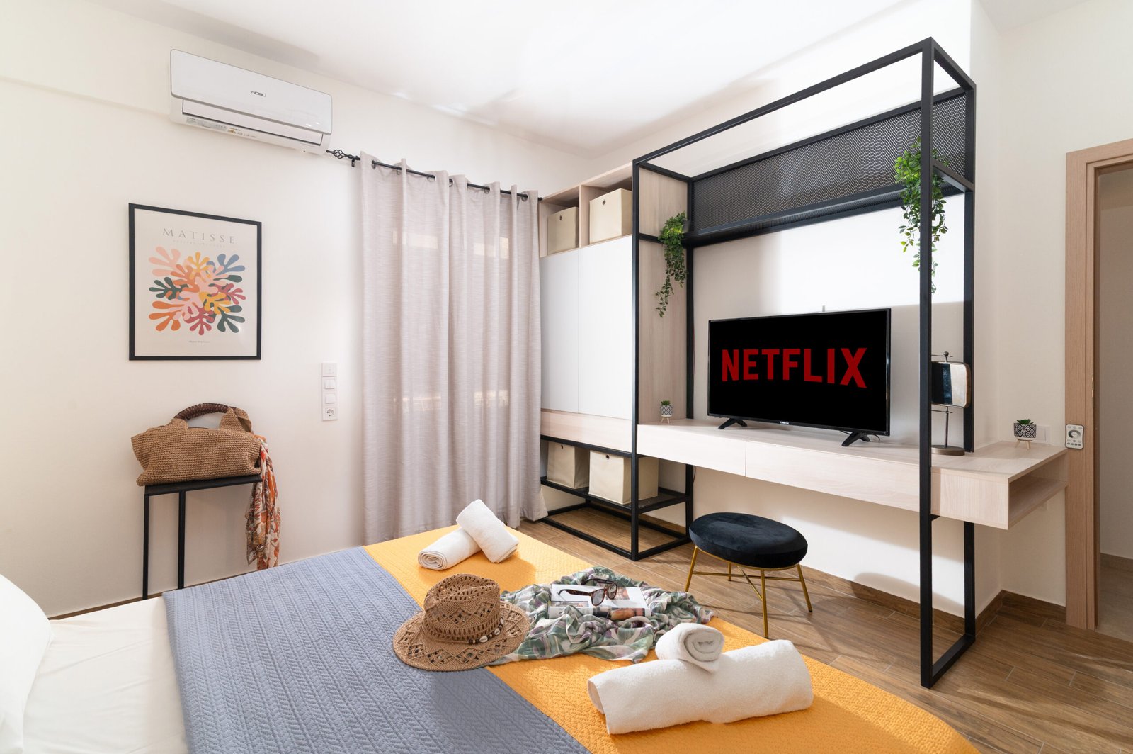 Bedroom-AC-Climate-Control-Comfort