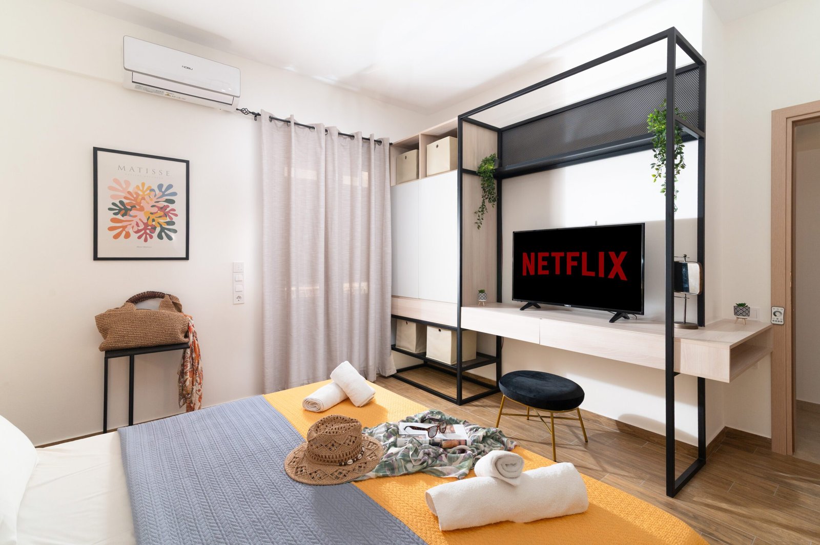 Bedroom-AC-Climate-Control-Comfort